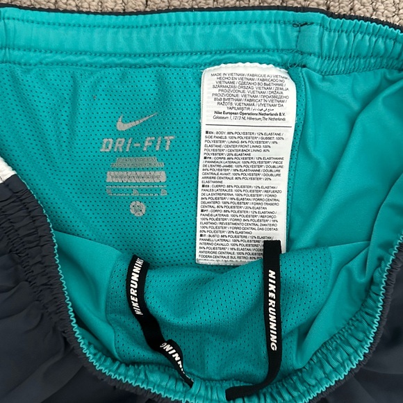 Nike Lined Gym Shorts in Dark Grey and Blue - Picture 3 of 6